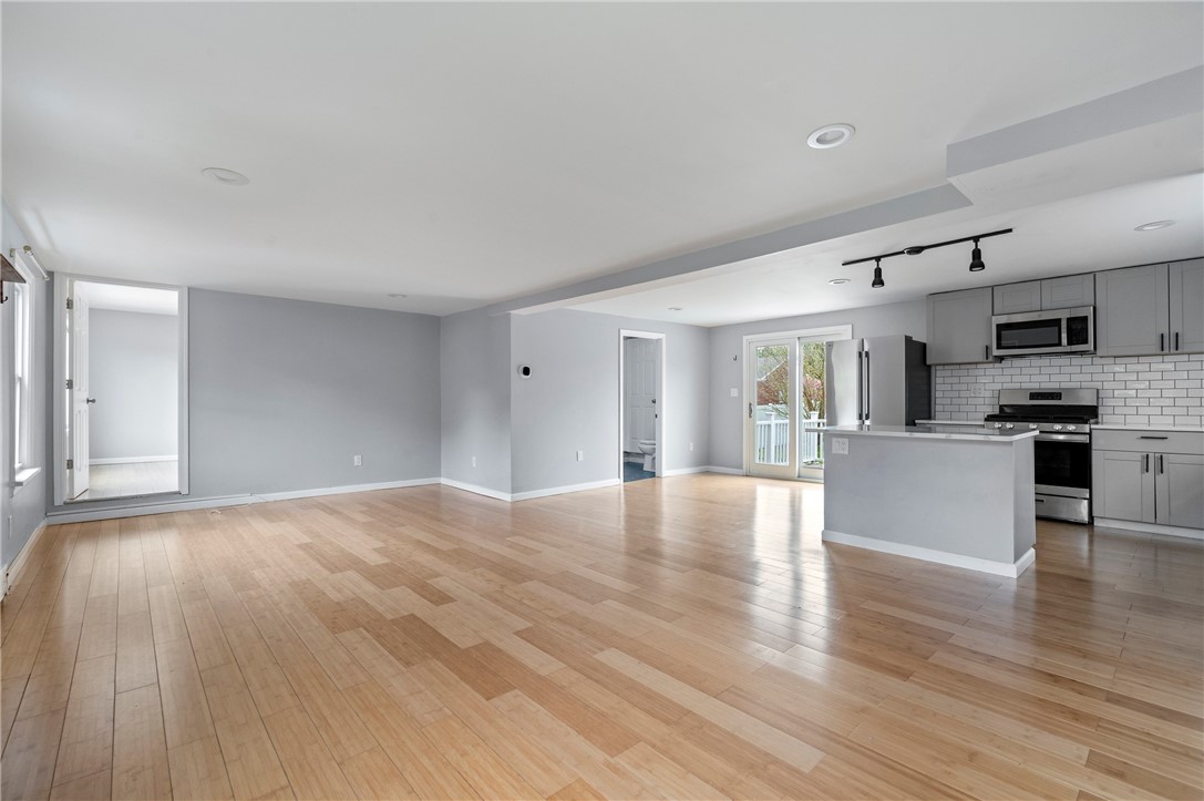 126 8th Ave