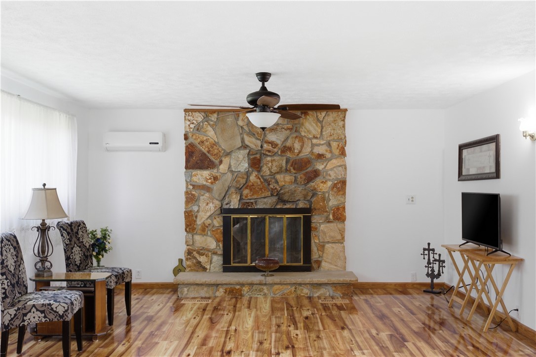 203 Burch Dr