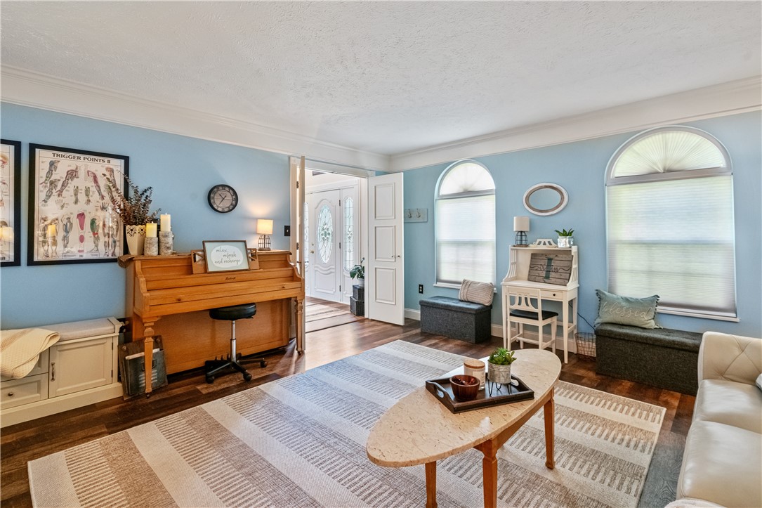105 Forest Glen Dr