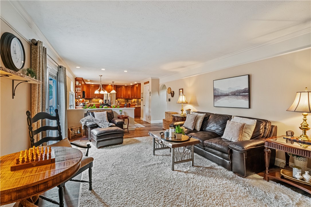 105 Forest Glen Dr