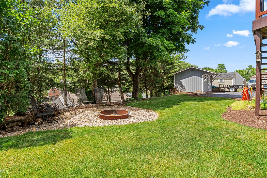 105 Forest Glen Dr