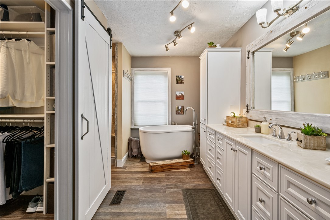 105 Forest Glen Dr