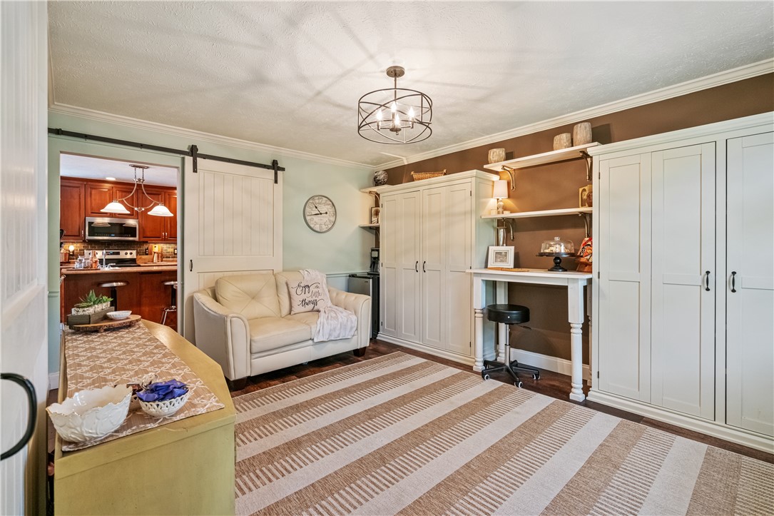 105 Forest Glen Dr