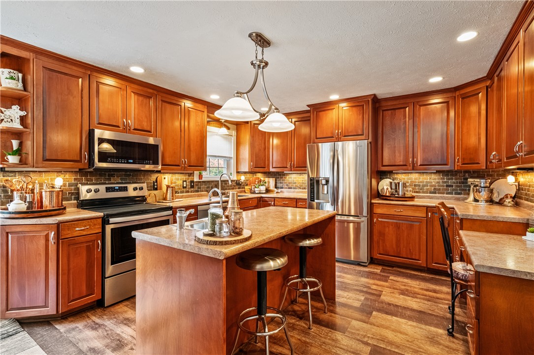 105 Forest Glen Dr