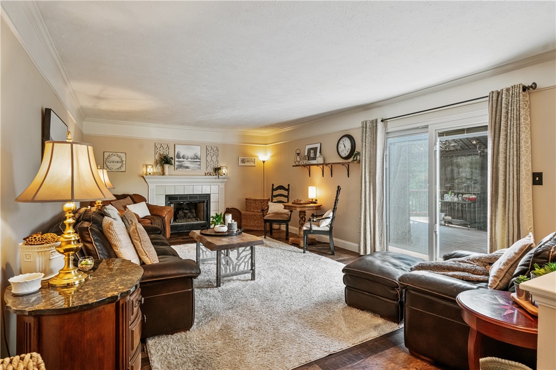 105 Forest Glen Dr