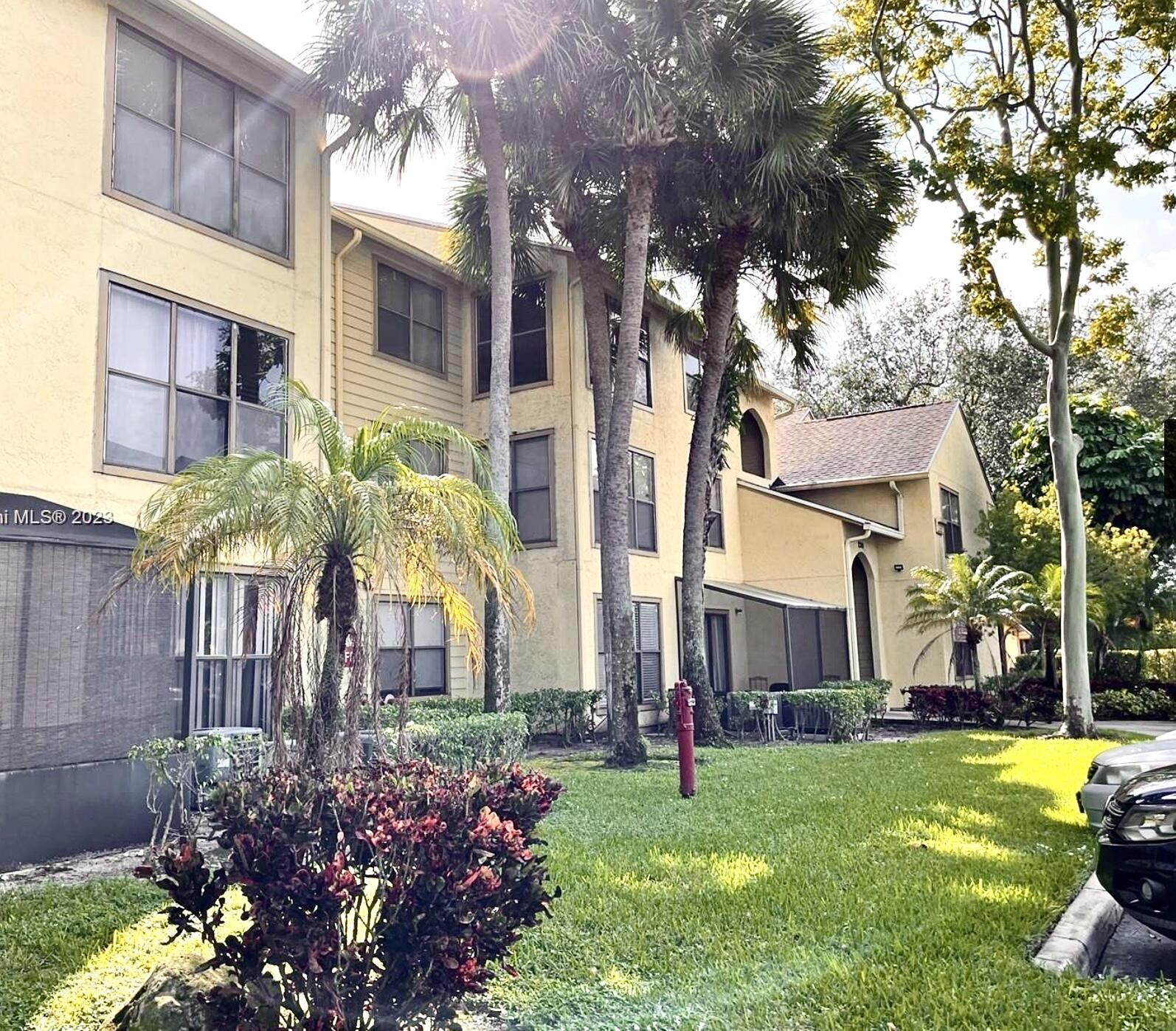 2301 N Congress Avenue 32