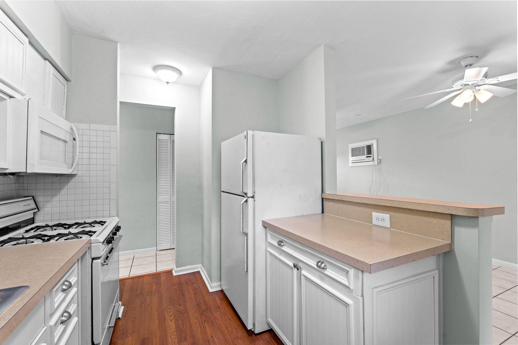 1439 W Broome Street