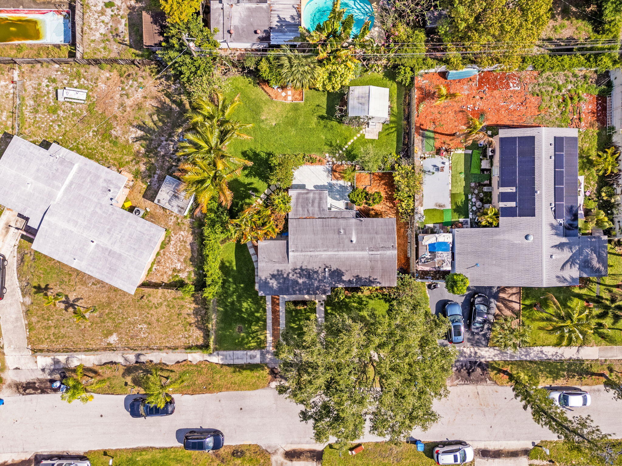 1439 W Broome Street