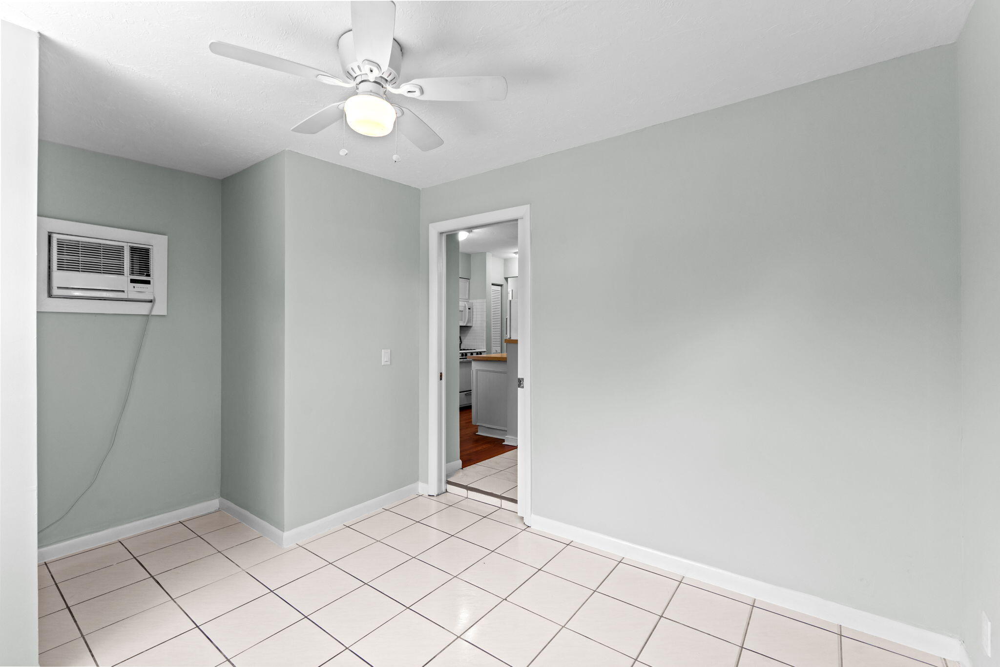 1439 W Broome Street