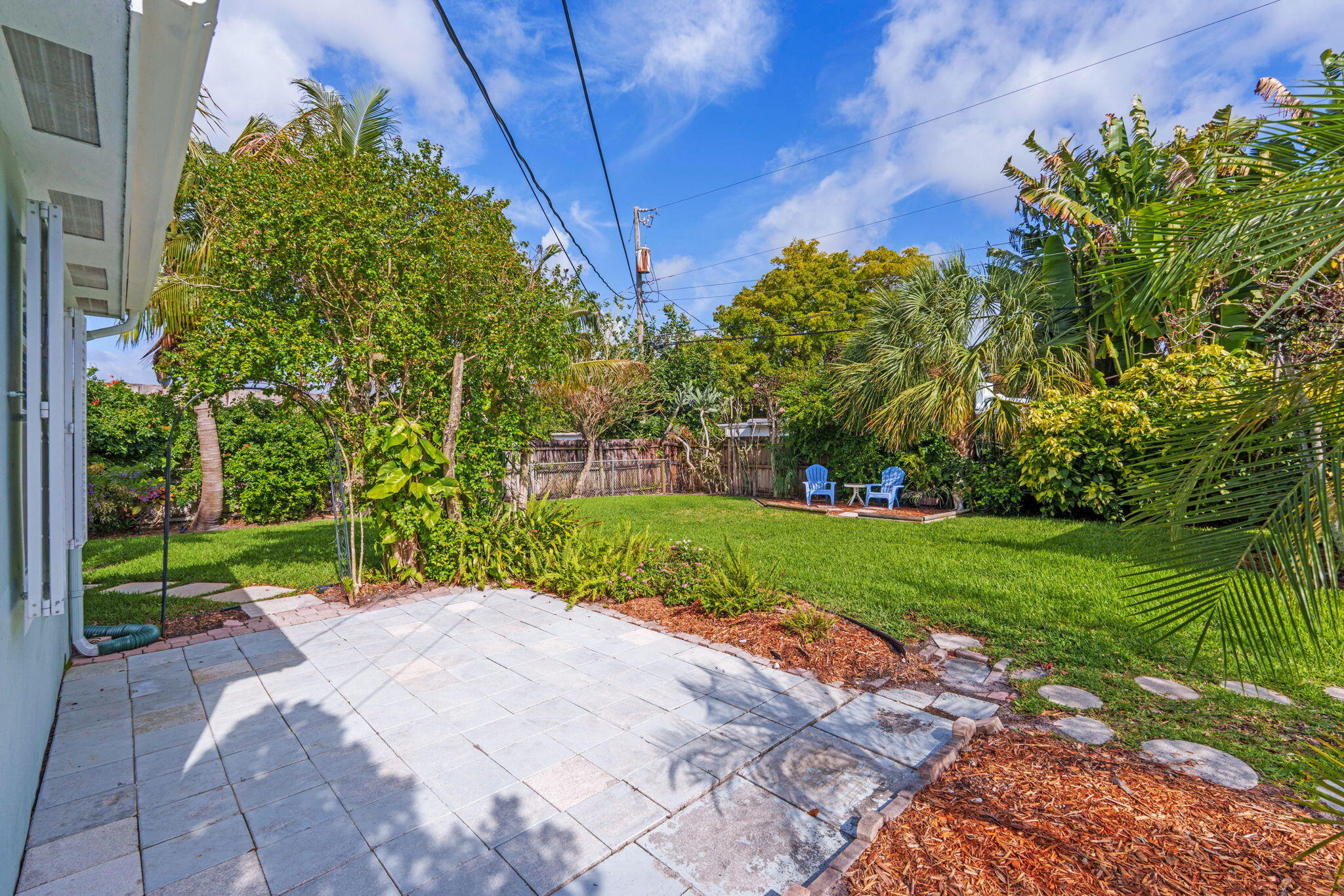 1439 W Broome Street