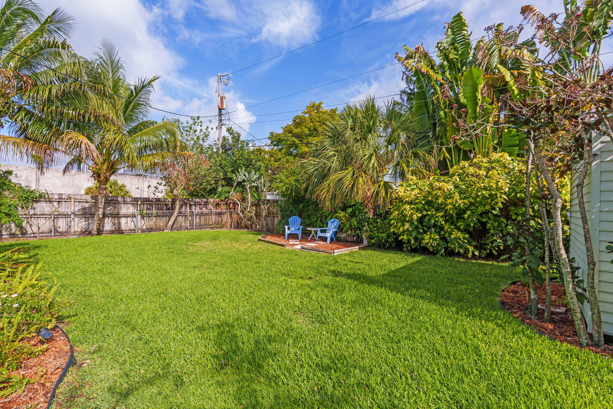 1439 W Broome Street