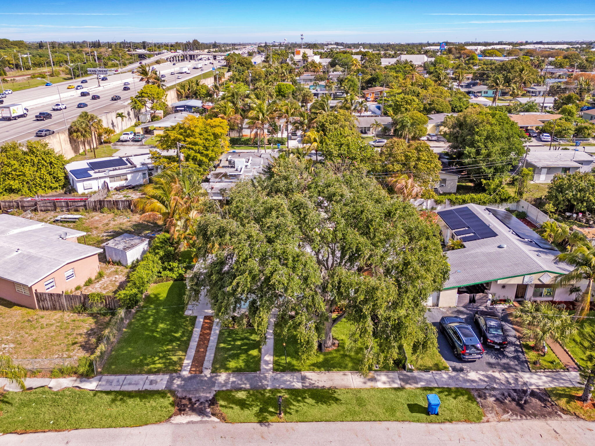 1439 W Broome Street