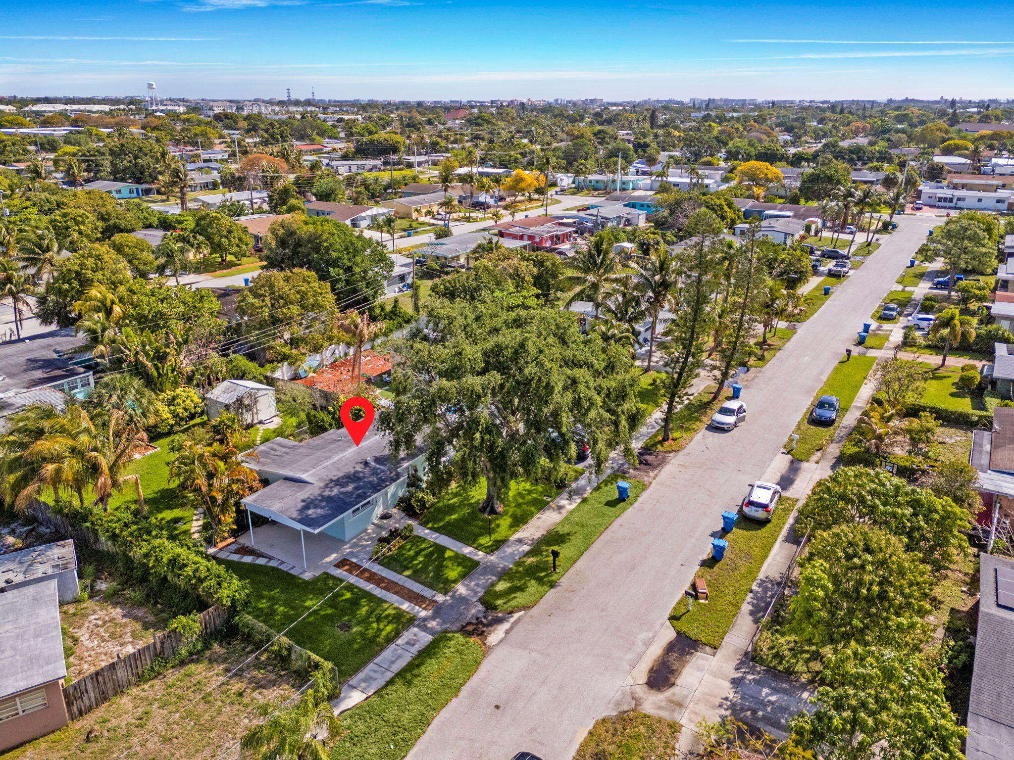 1439 W Broome Street