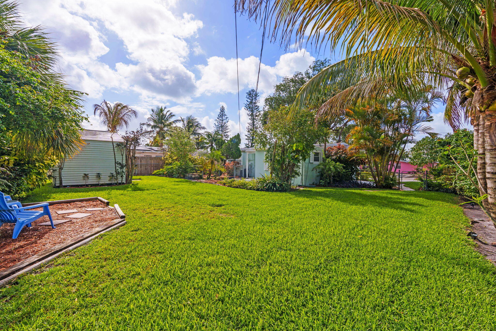 1439 W Broome Street