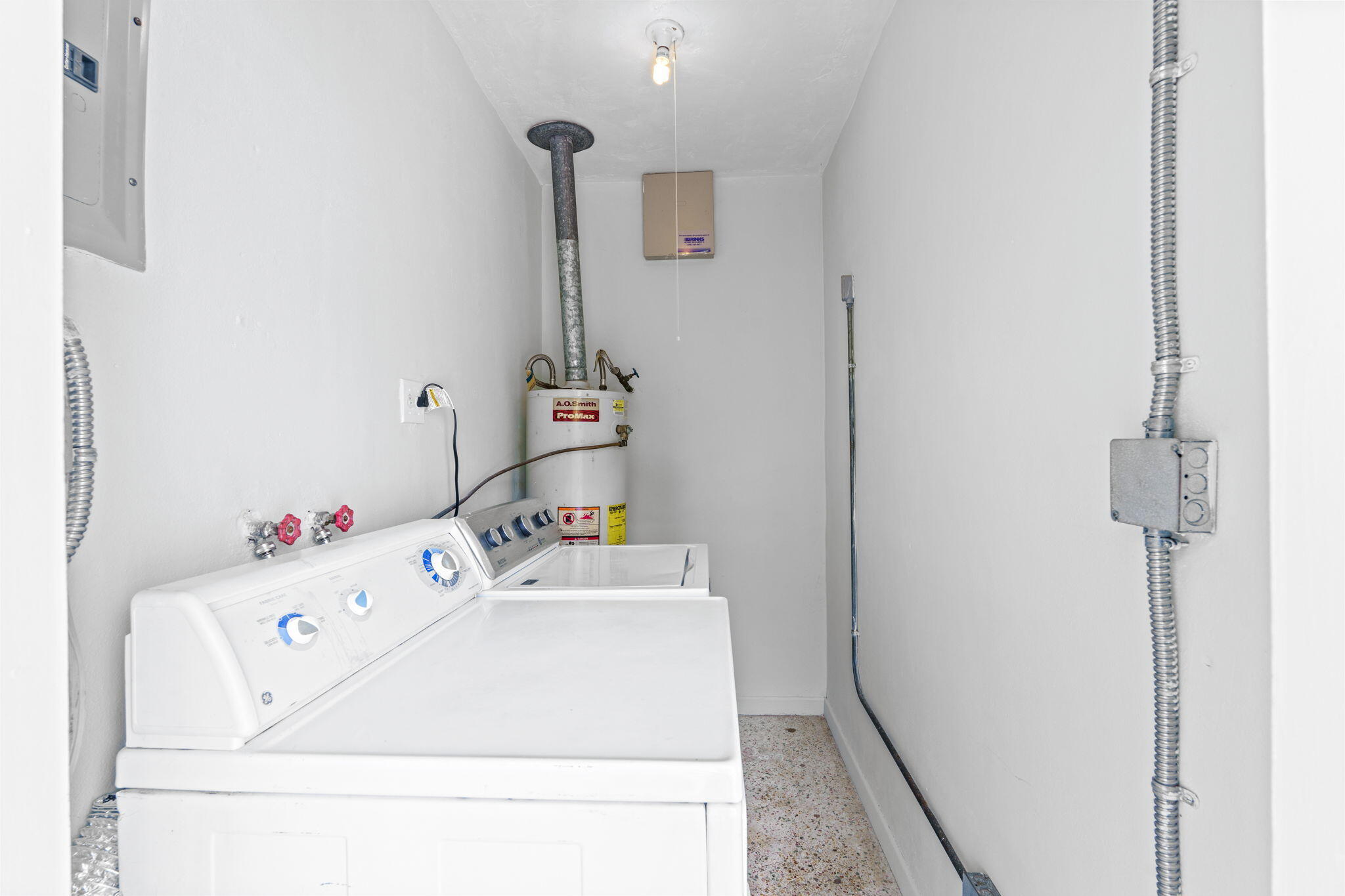 1439 W Broome Street