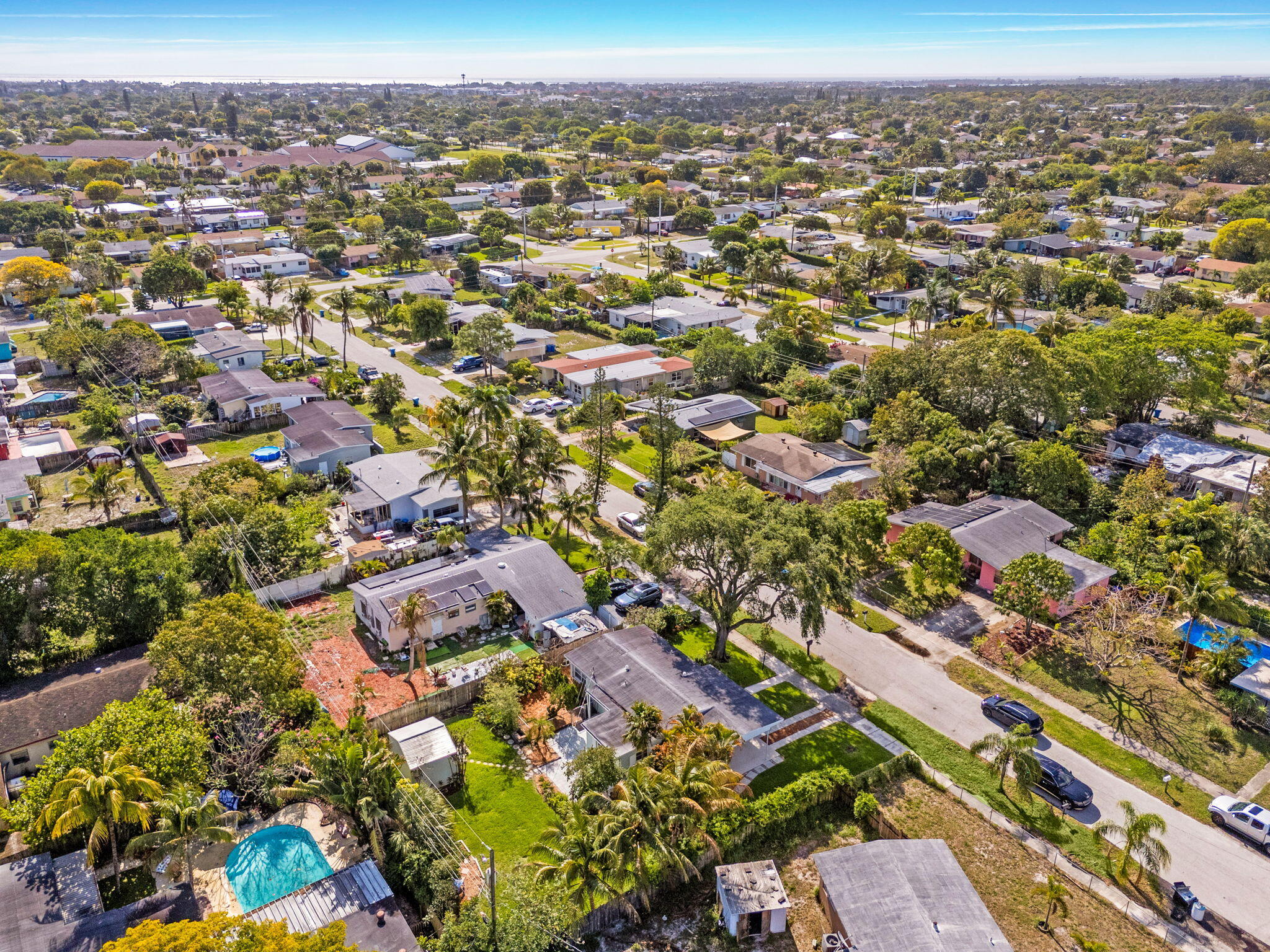 1439 W Broome Street