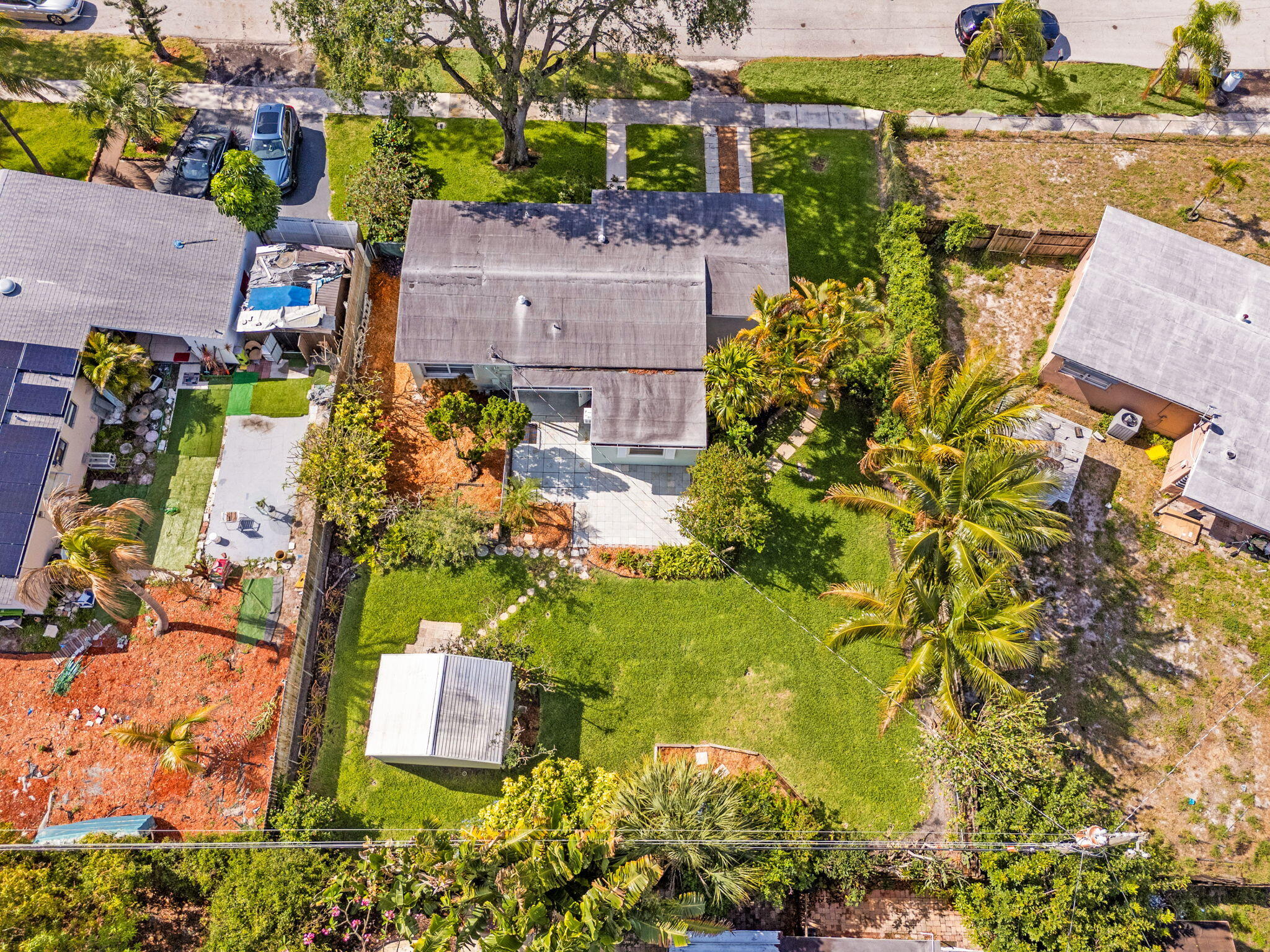 1439 W Broome Street