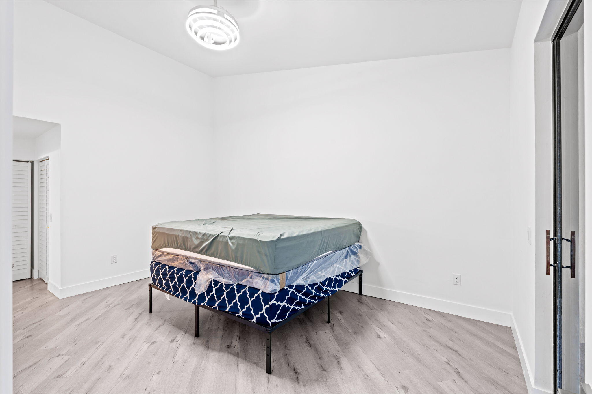 5131 Europa Drive I