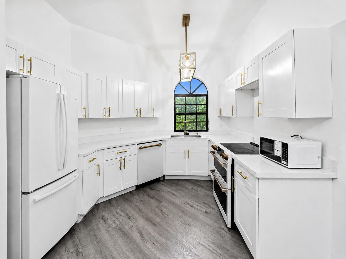 5131 Europa Drive I