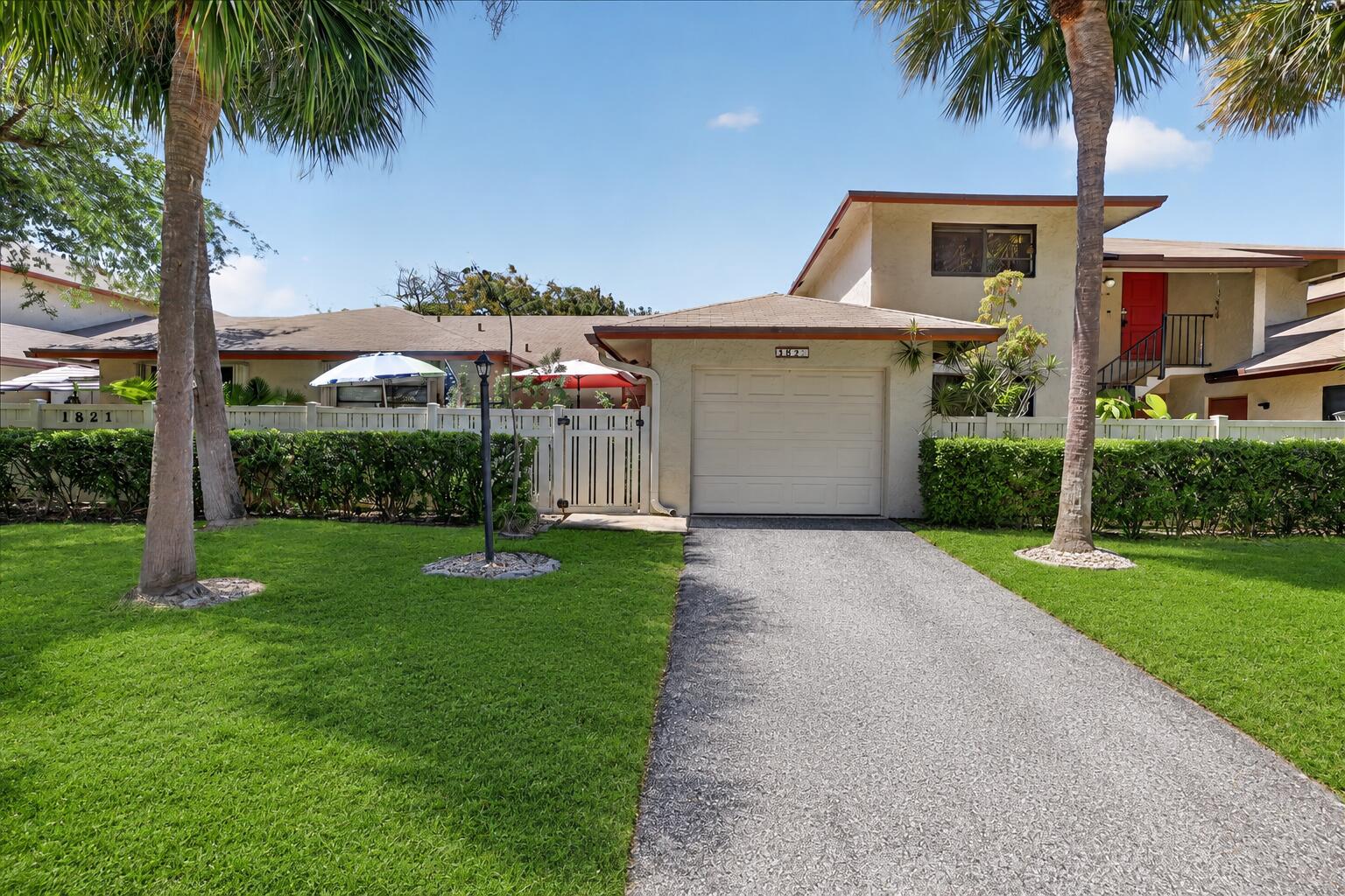 1821 NE 40th Court 305