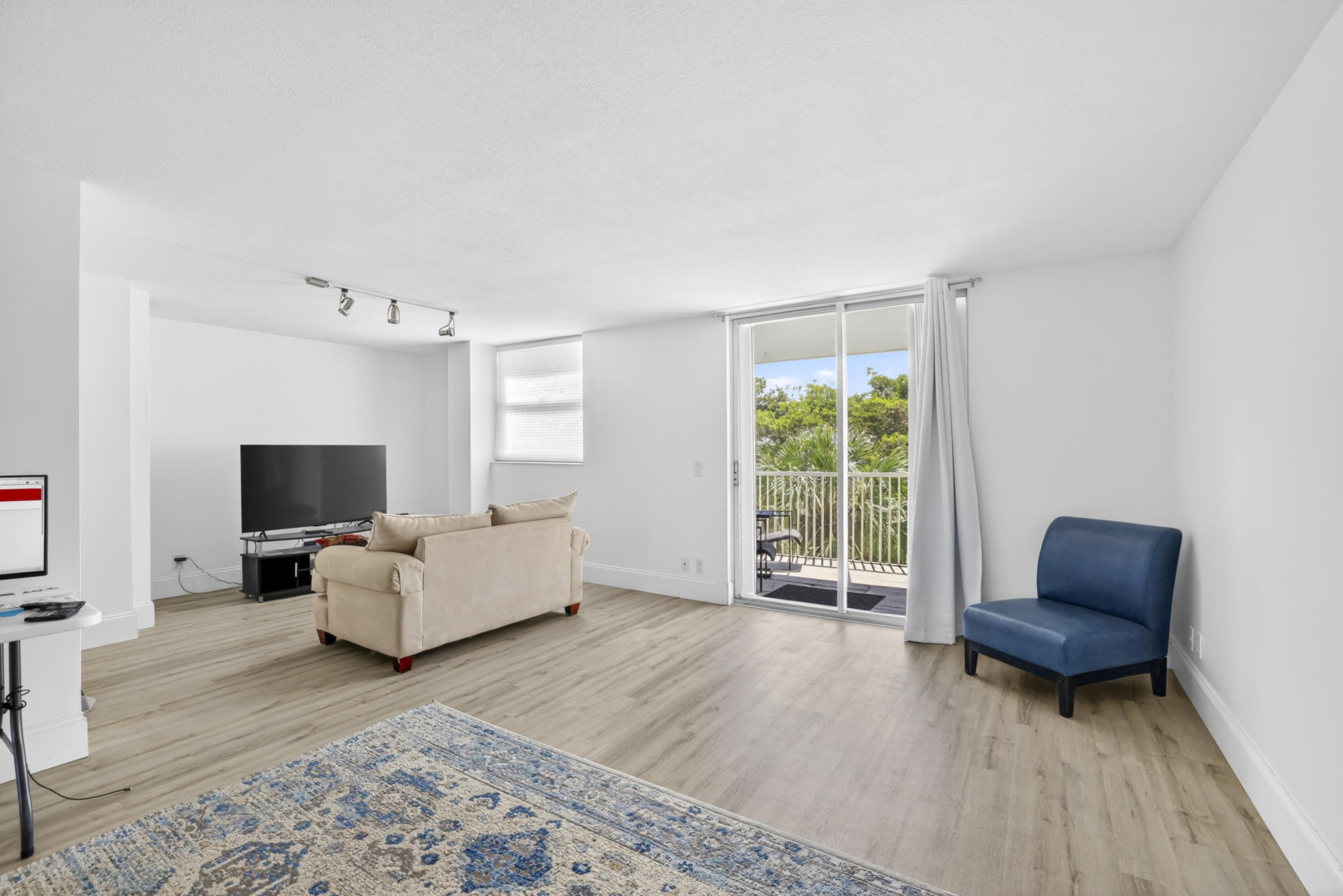 5961 NW 2nd Avenue #302
