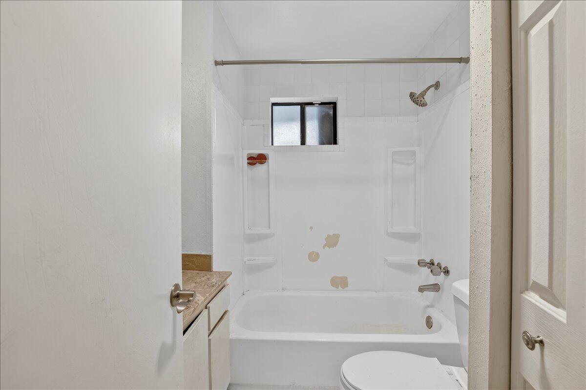 4240 NW 74th Avenue