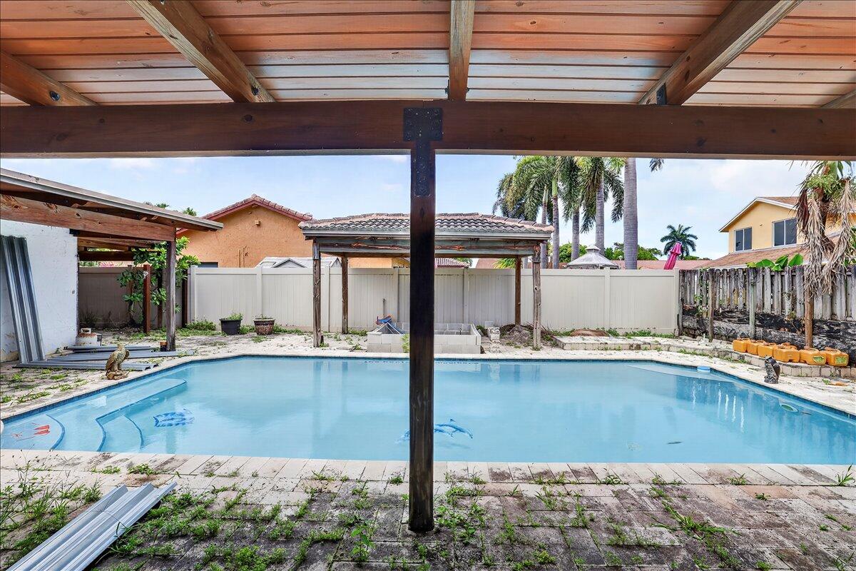 4240 NW 74th Avenue