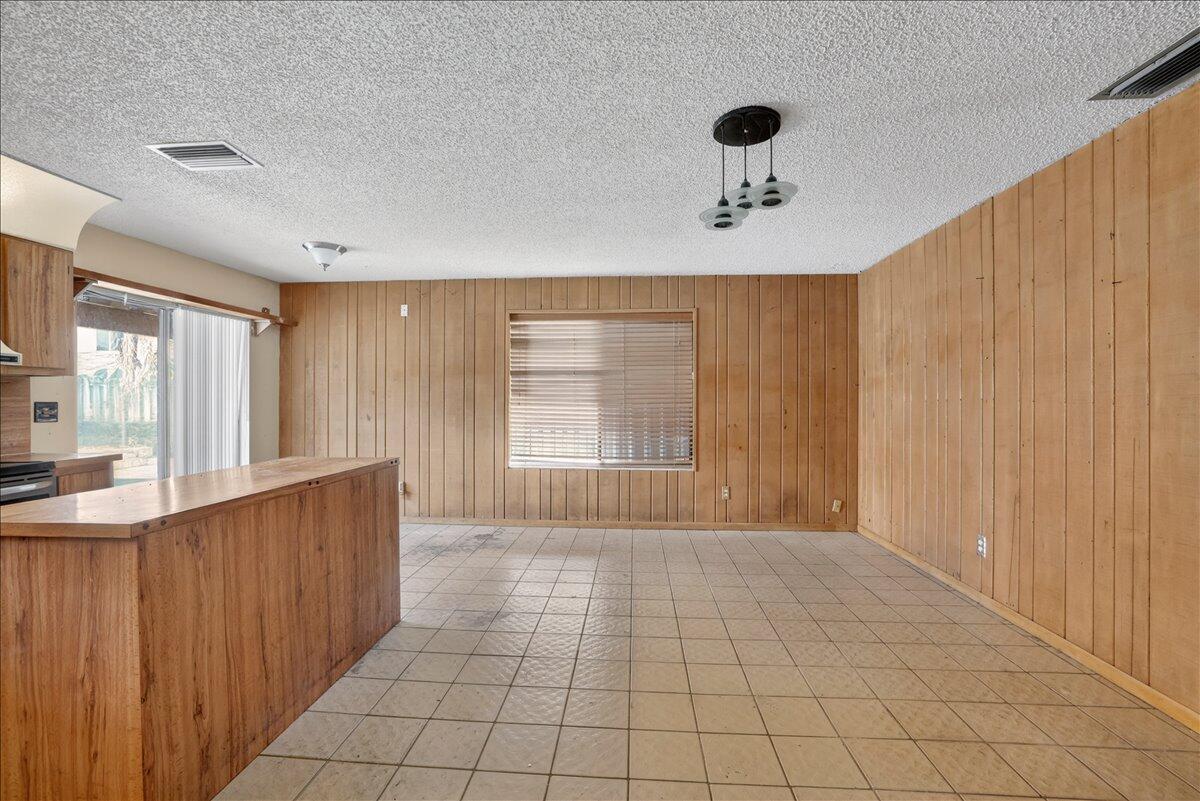 4240 NW 74th Avenue