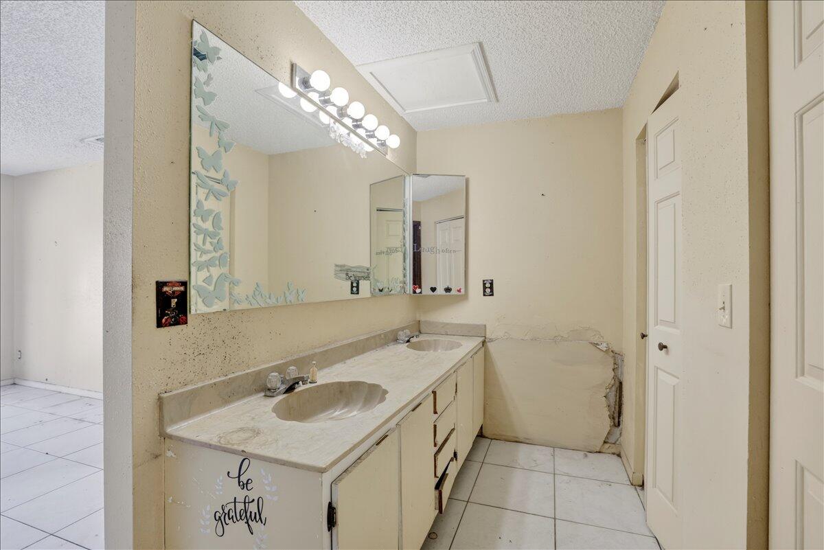 4240 NW 74th Avenue