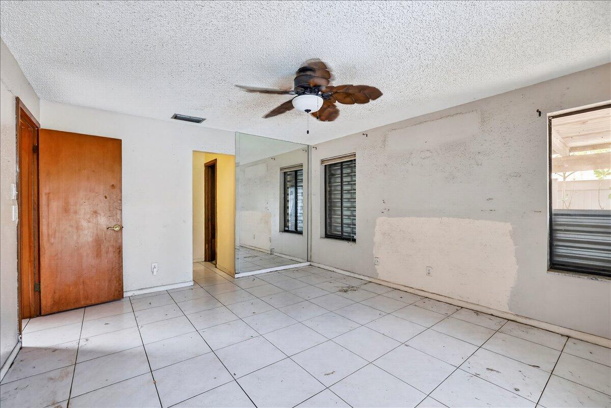 4240 NW 74th Avenue