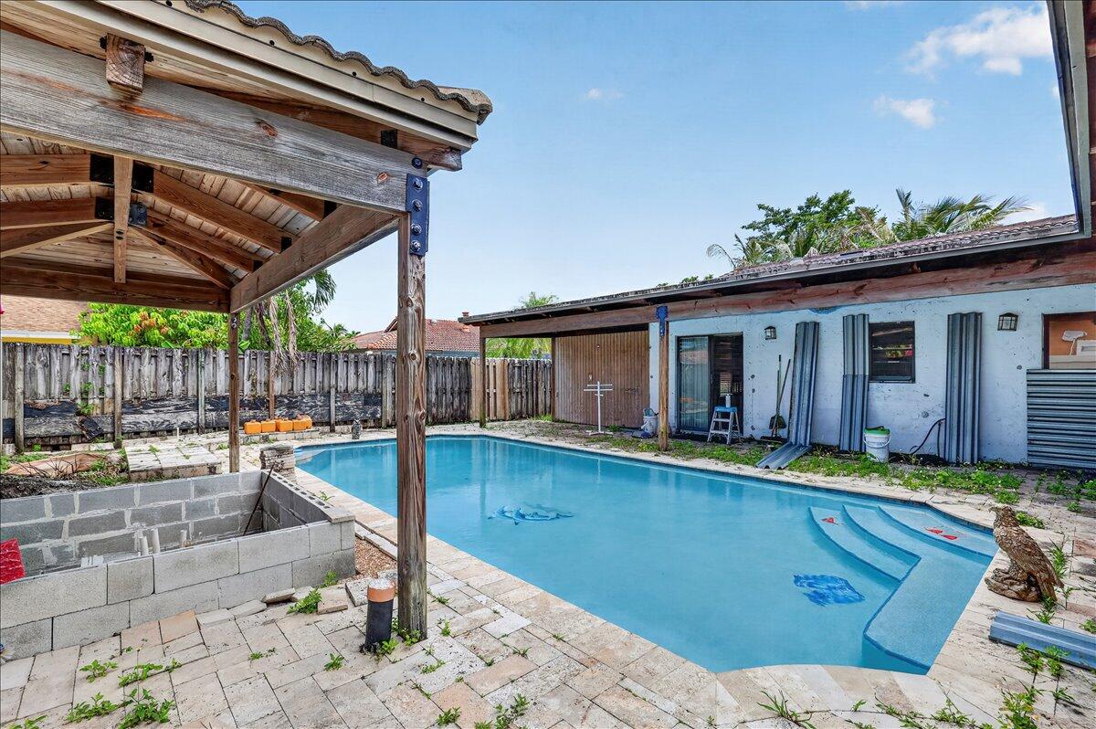 4240 NW 74th Avenue