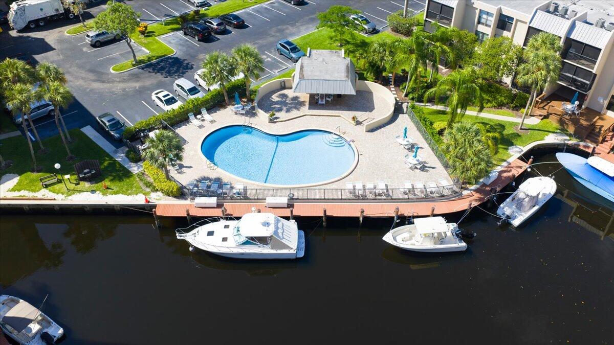 16 Royal Palm Way 2050