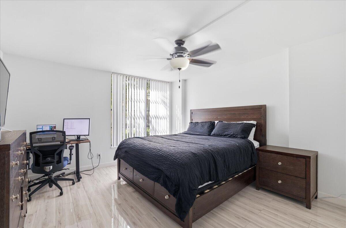 16 Royal Palm Way 2050