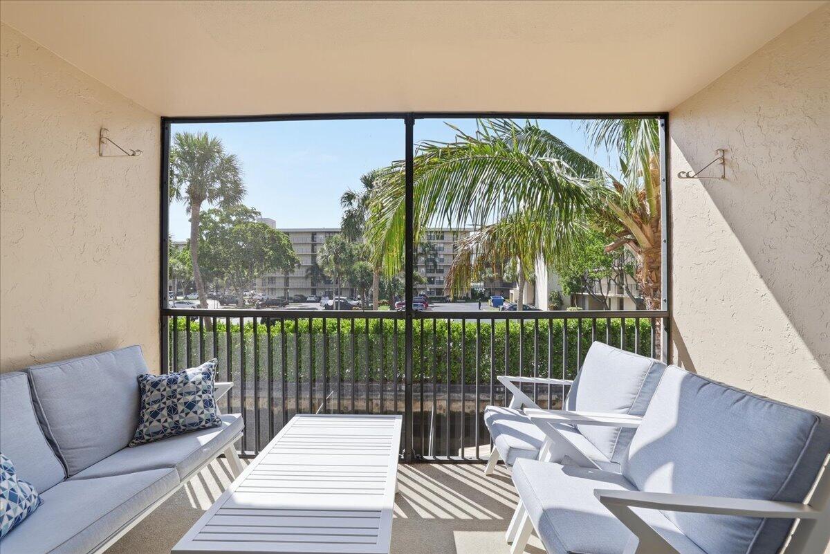 16 Royal Palm Way 2050