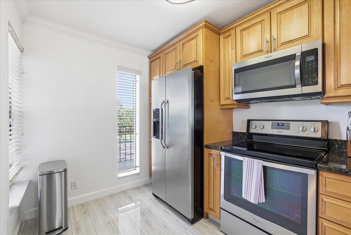 16 Royal Palm Way 2050