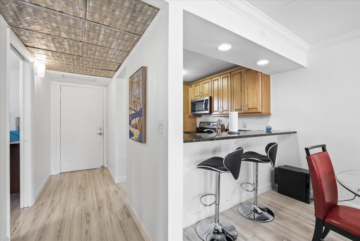 16 Royal Palm Way 2050