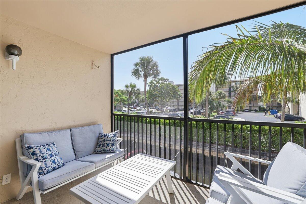 16 Royal Palm Way 2050