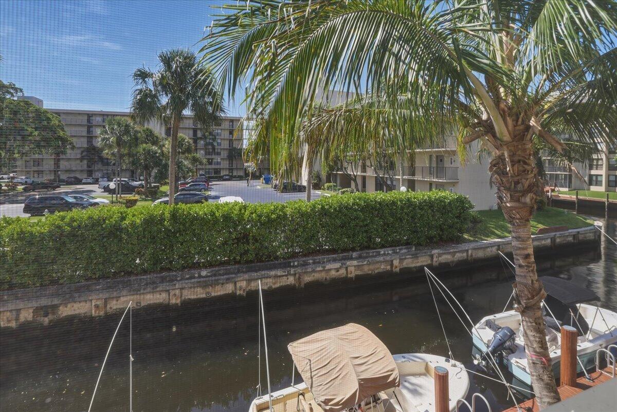 16 Royal Palm Way 2050
