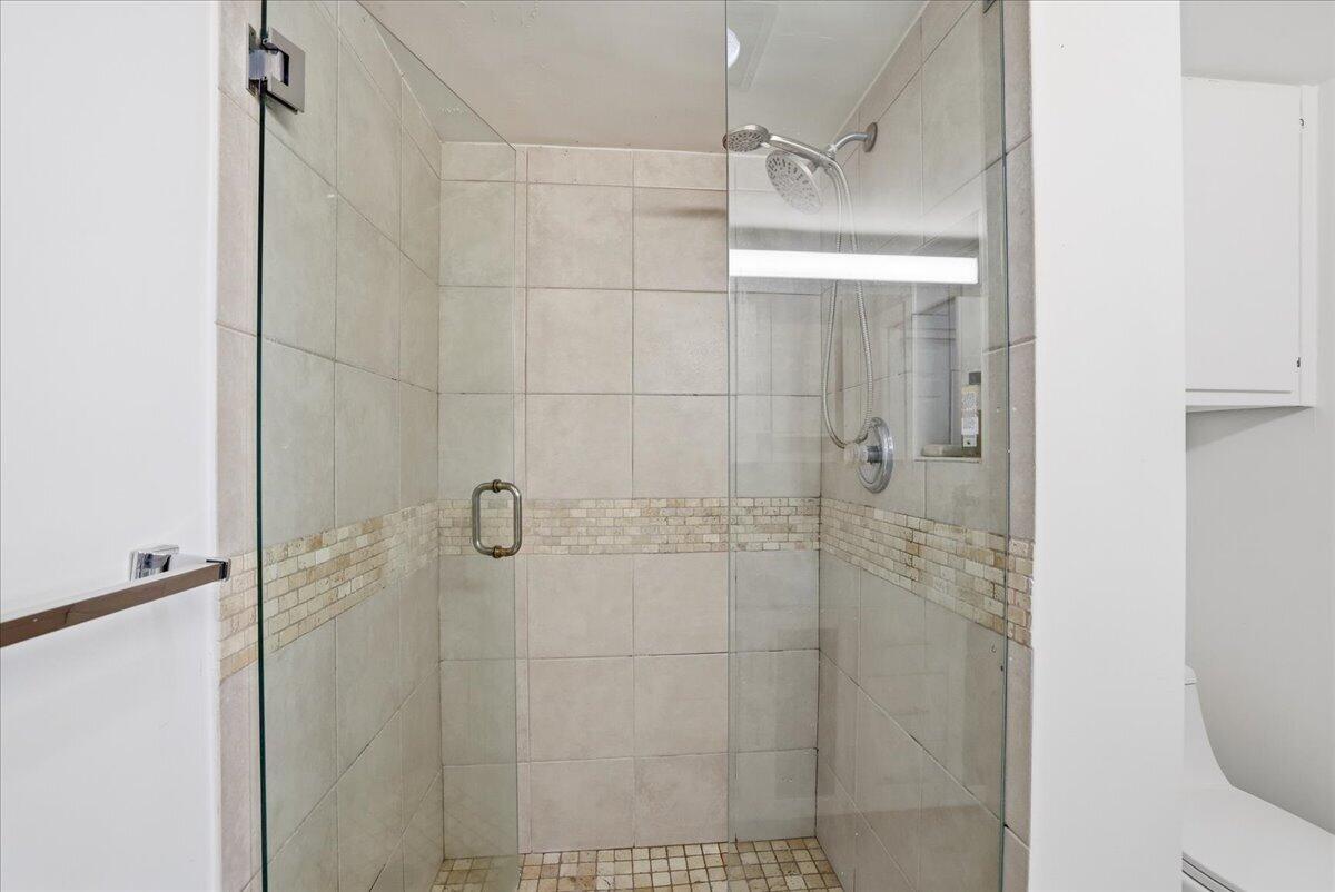 16 Royal Palm Way 2050