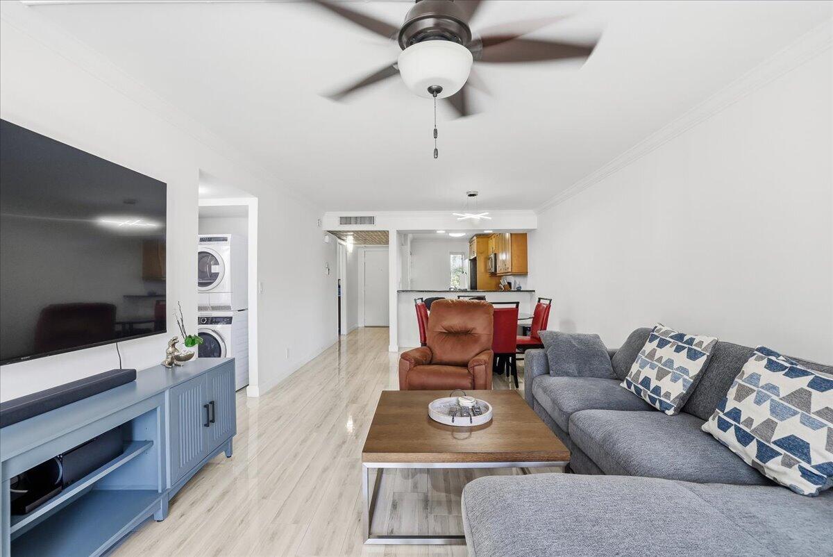 16 Royal Palm Way 2050
