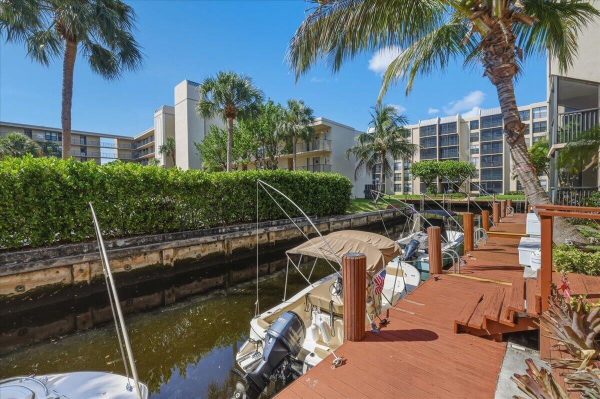 16 Royal Palm Way 2050