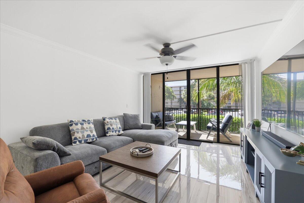 16 Royal Palm Way 2050