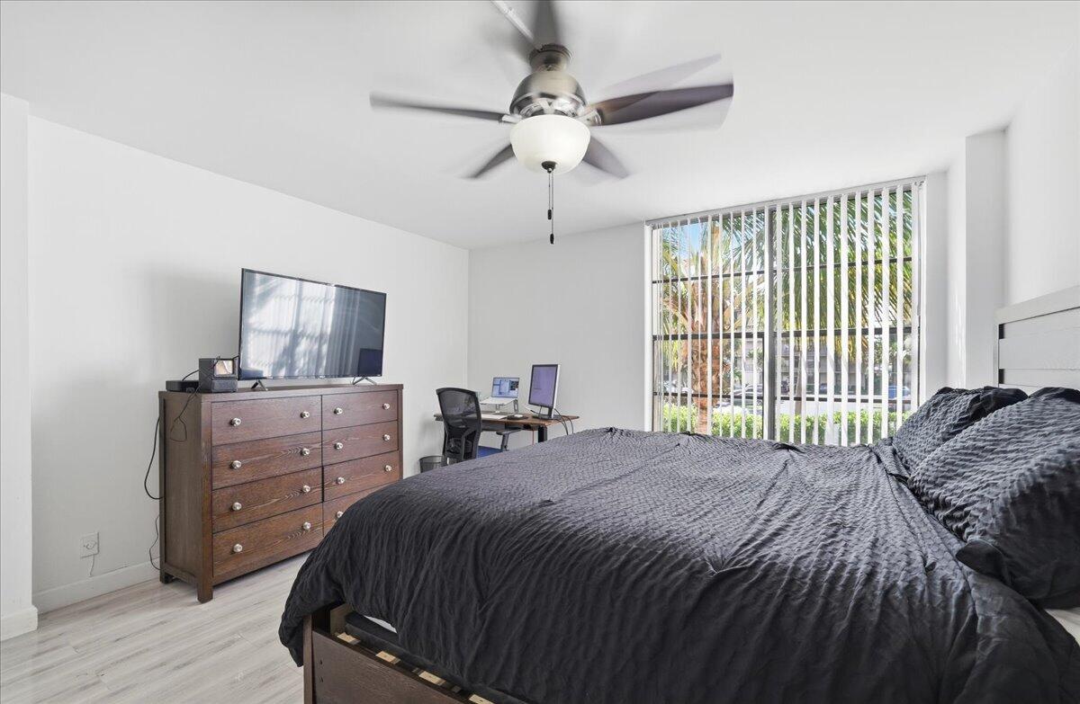 16 Royal Palm Way 2050