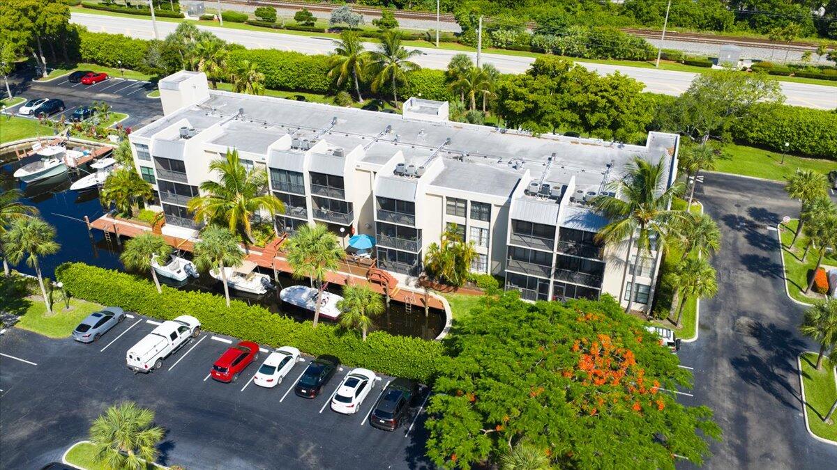 16 Royal Palm Way 2050