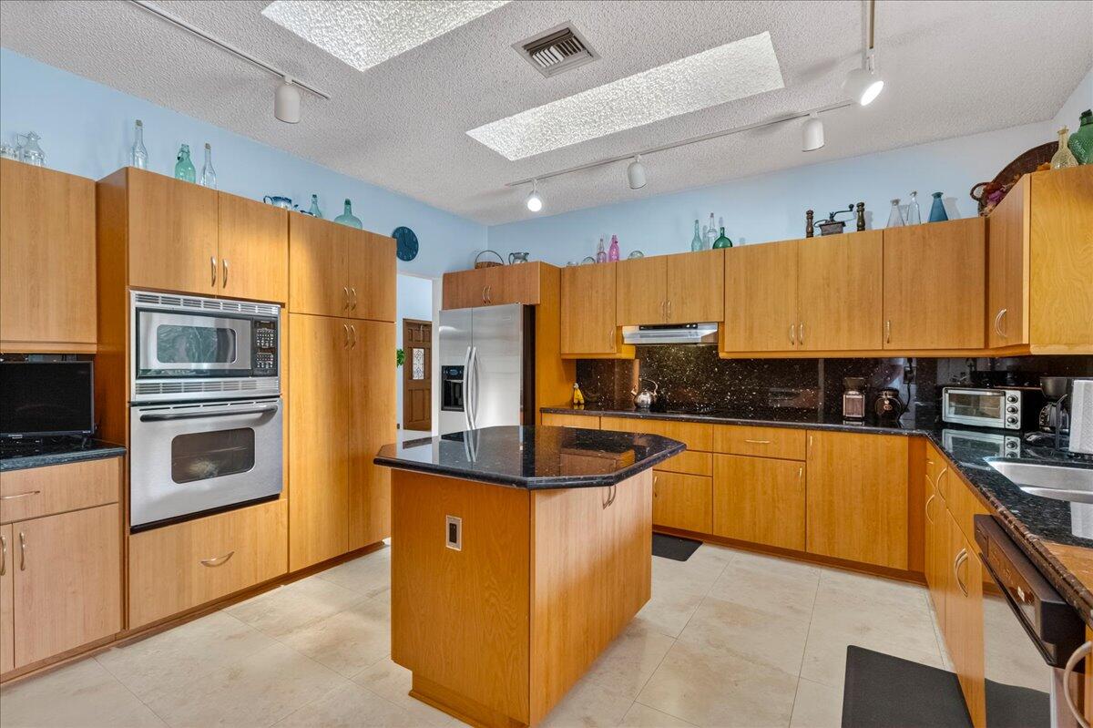 5044 NW 81st Avenue