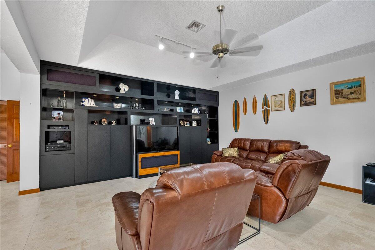 5044 NW 81st Avenue