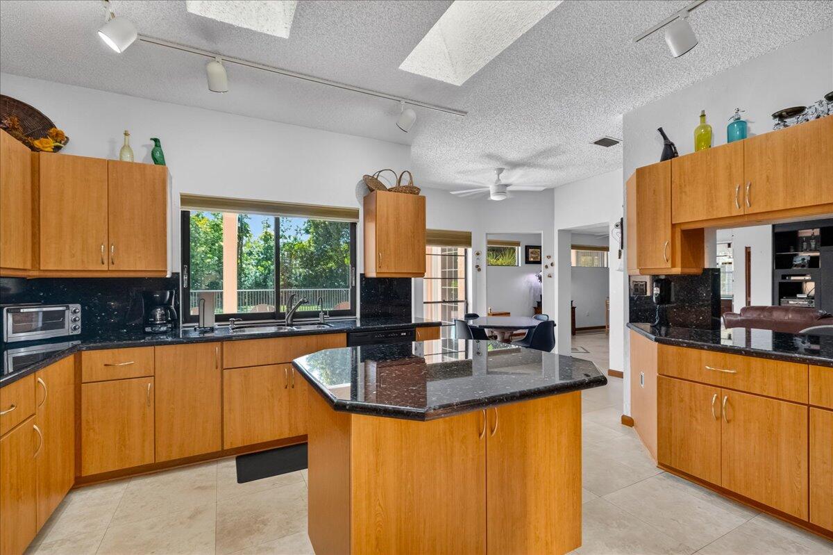 5044 NW 81st Avenue