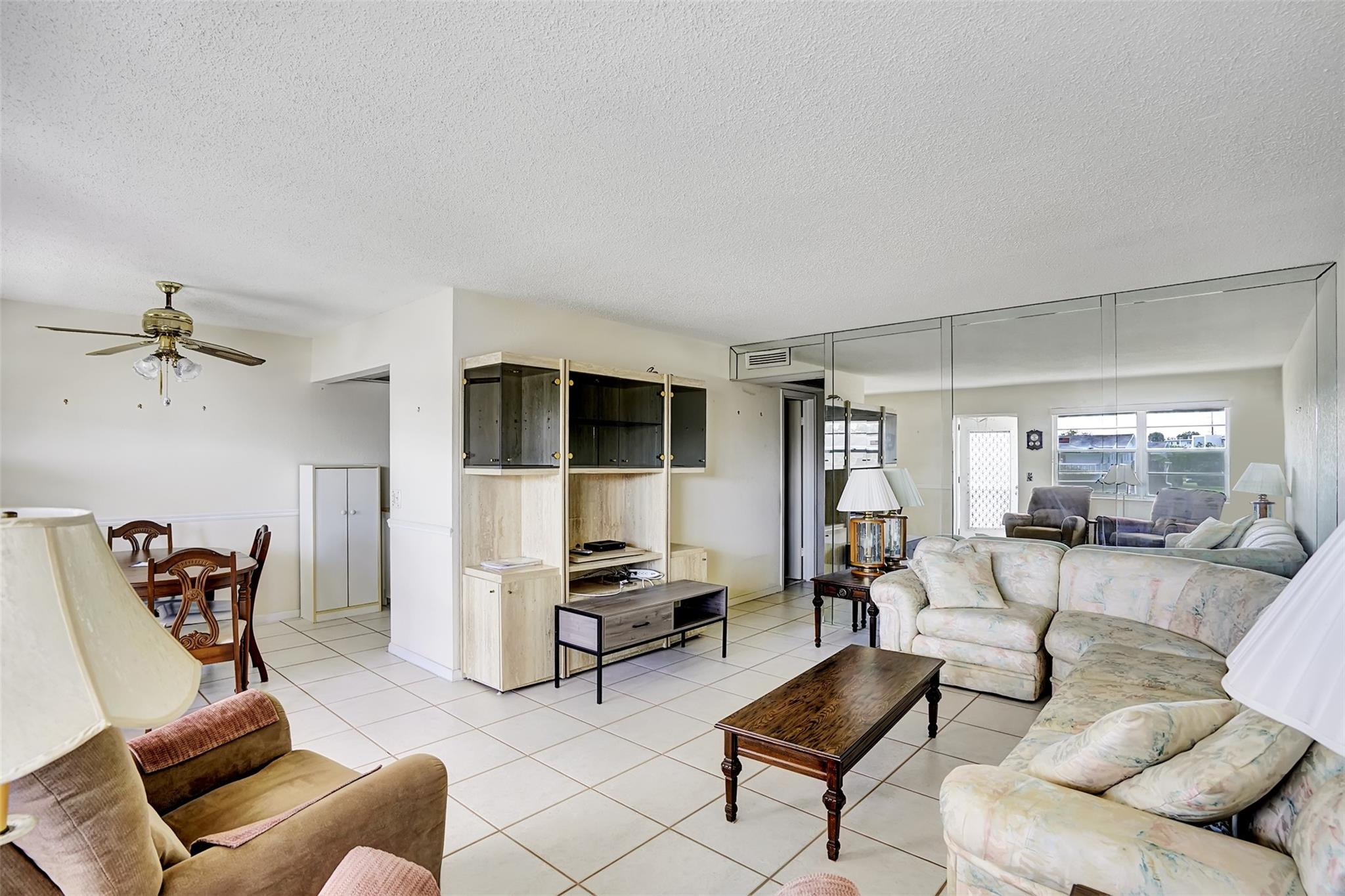 206 Farnham I 206