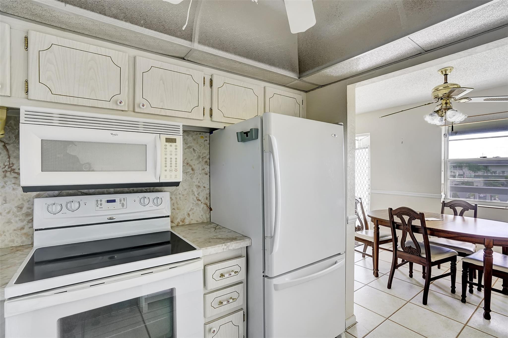 206 Farnham I 206