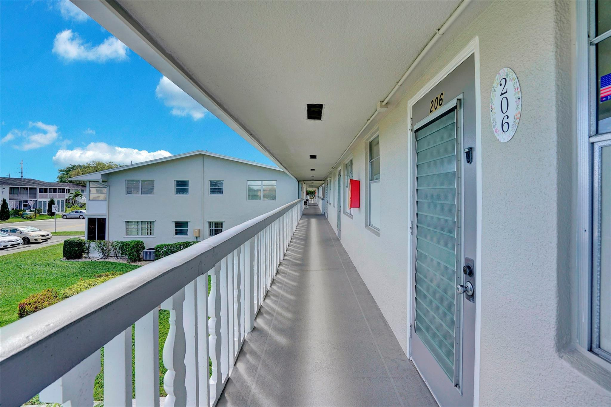 206 Farnham I 206